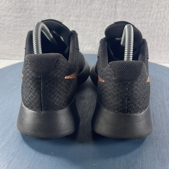 Nike Tanjun Black Metallic Rose Gold Bronze Athletic Shoes Sneakers Size… - Picture 4 of 8